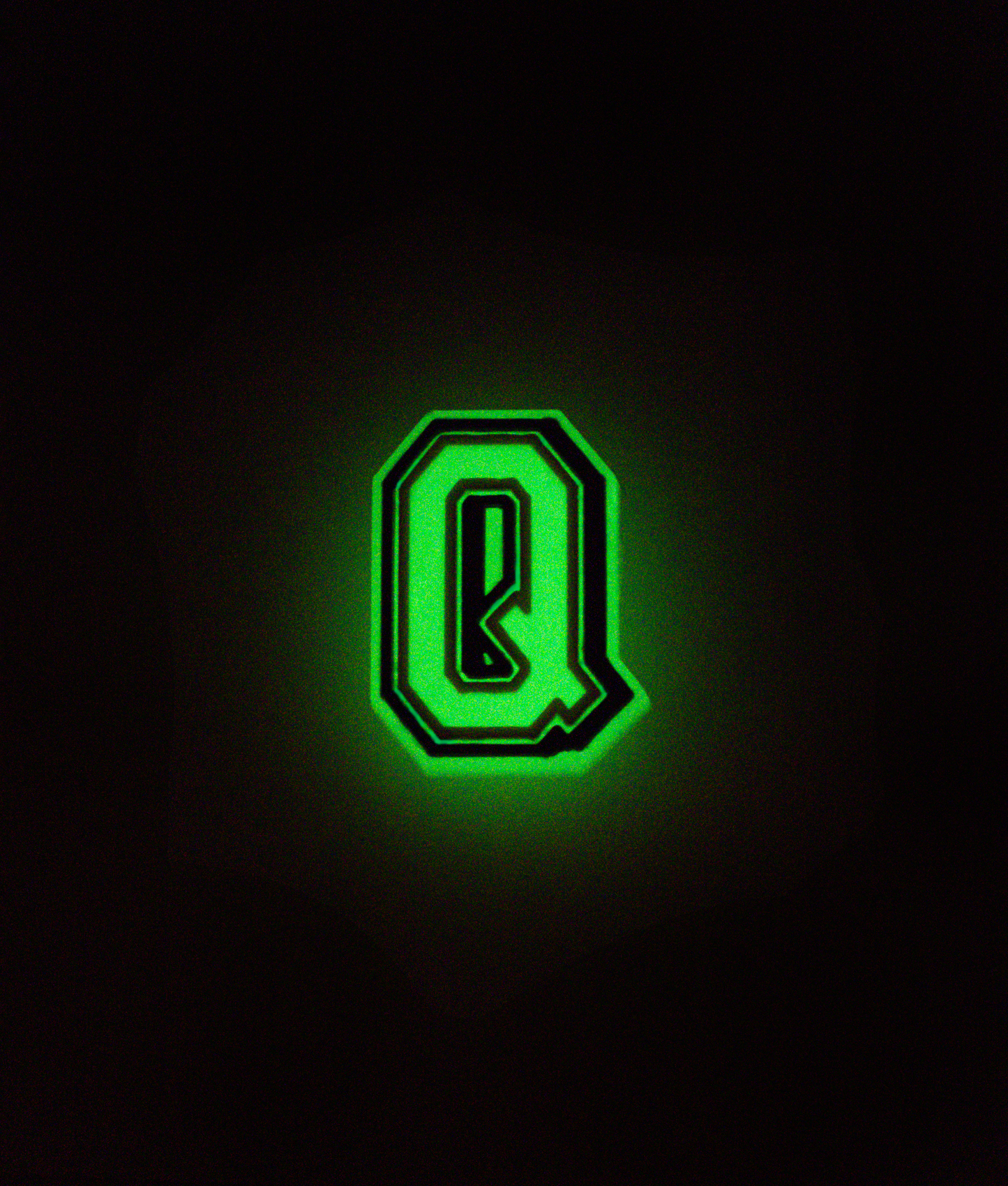 GLOW-IN-THE-DARK ALPHABET Q PIN